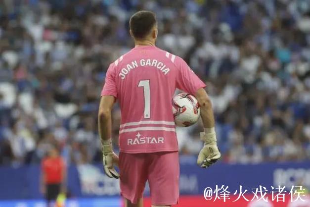 霍安-加西亚因碰撞受伤跛行,但仍能上场 霍安-加西亚因碰撞受伤跛行,但仍能上场